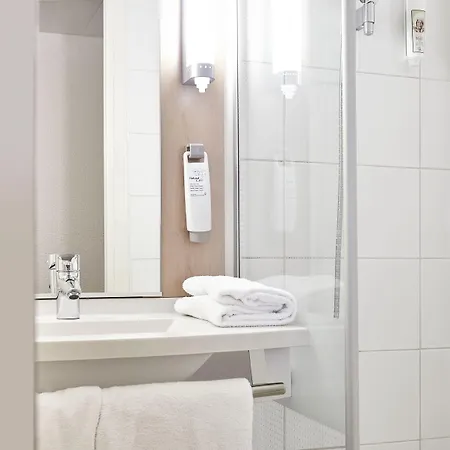 Ibis Charleville Mezieres فندق