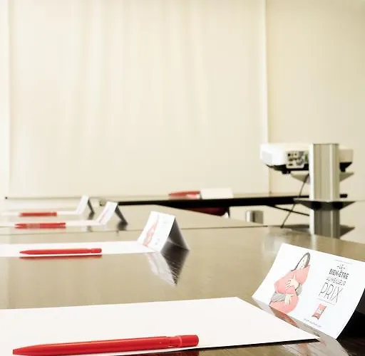 Hotel Ibis Charleville Mezieres 3*